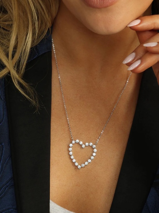 Melinda Maria Jewelry - NWT Melinda Maria She's An Icon Heart Necklace Silver/White Diamondettes